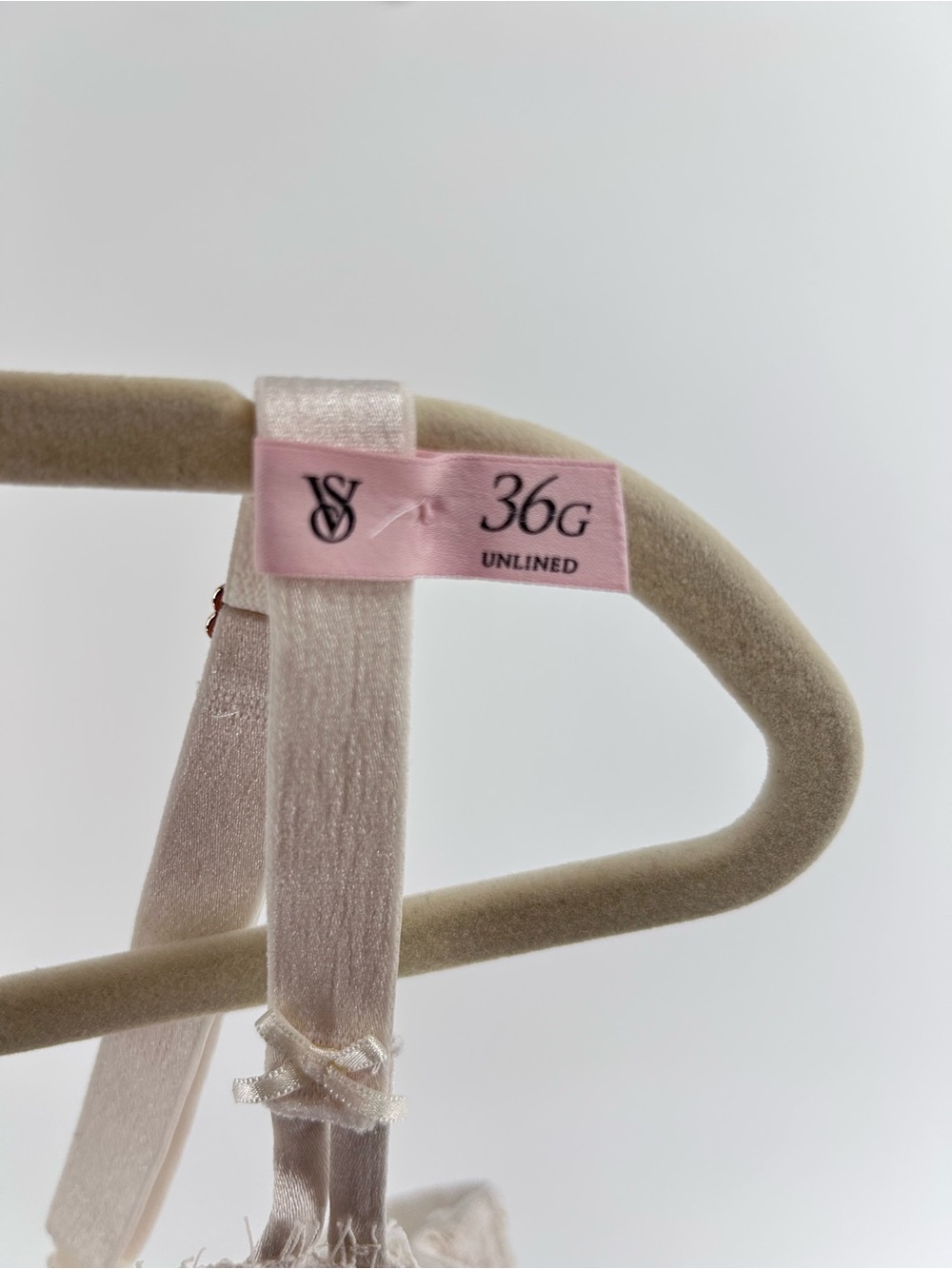 Victoria Secret Lace Underwire Bra in Cream - 36G - Picture 6 of 7